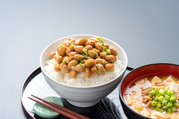 熱いご飯に納豆をかけるとナットウキナーゼが少なくなる